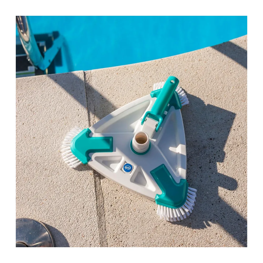 Gre 40016N - Nettoyeur de Piscine Triangulaire avec brosses. Efficacité et durabilité